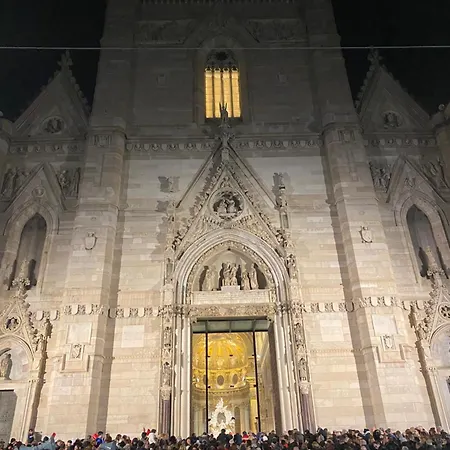 Vista Cattedrale * Napels